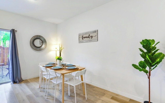 Stylish Townhouses by Design District