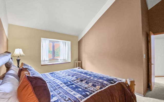 Mountain View Ski Lodge 5 Bedroom Townhouse