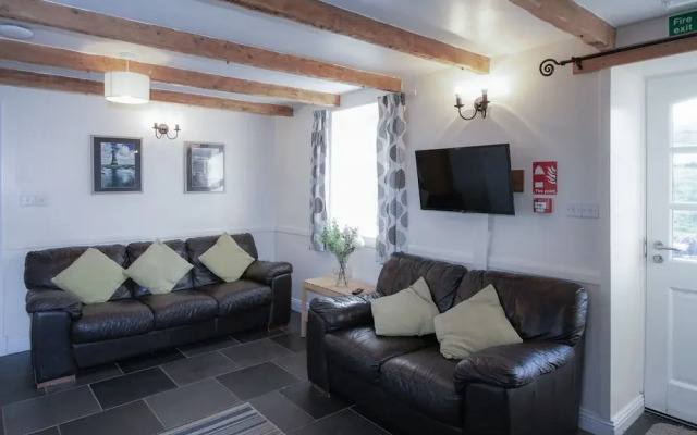 Bunk House - 4 Bedroom - Llangenith
