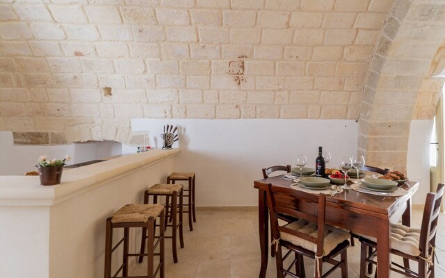 2873 Villa Pussacra by Barbarhouse