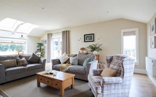 Lovely Home Close to Killaloe and Lough Derg