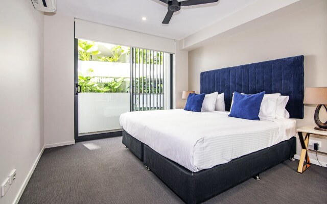 Hedge Apartments by CLLIX