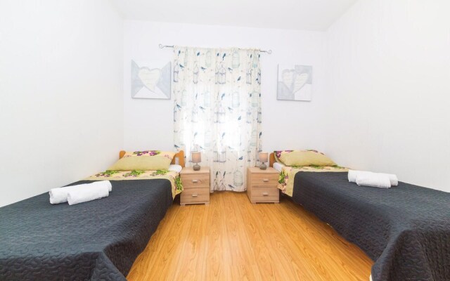 Nice Home in Kastel Stari With Wifi and 3 Bedrooms