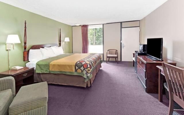 Super 8 by Wyndham Carrollton GA