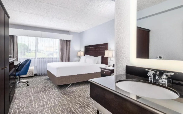Crowne Plaza - Milwaukee South
