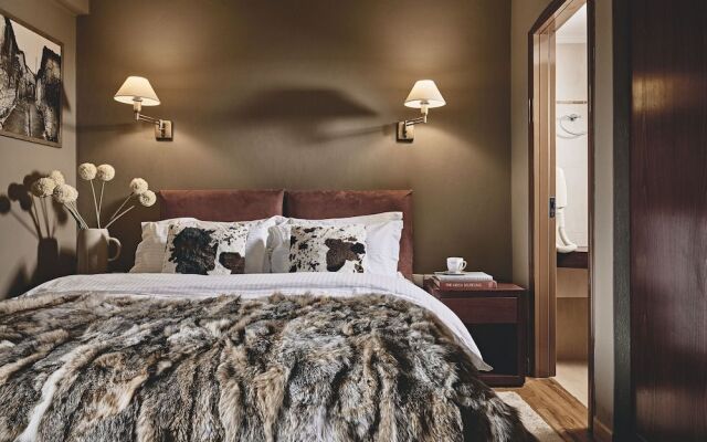 Nostos Suites by White Hills