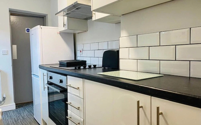 Townhouse @ 110 Etruria Vale Road Stoke