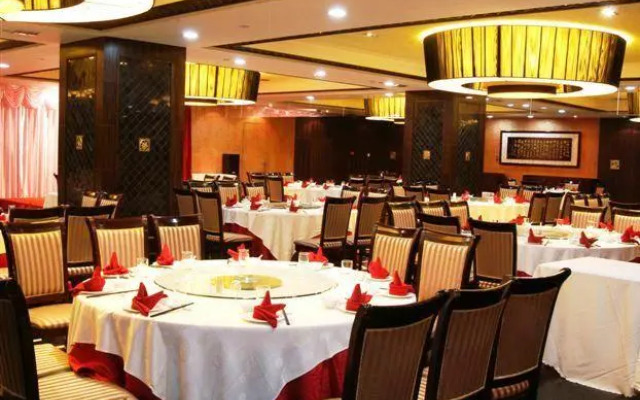 New Century Pujiang Hotel