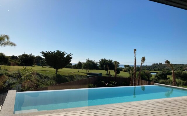 Unique design 4 bedrooms Casa del Sol Estepona