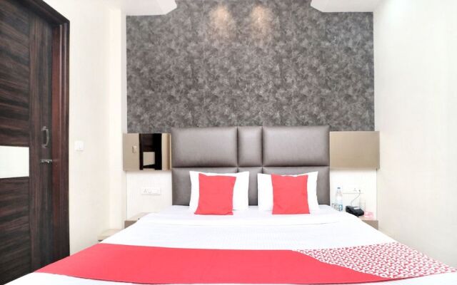 OYO 15653 Hotel Sukh Regency