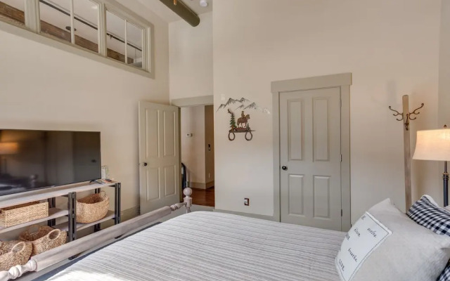 Updated Rustic-chic Condo on Ouray's Main Street!