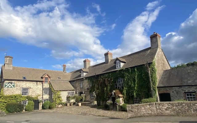 Three Cocks Coaching Inn