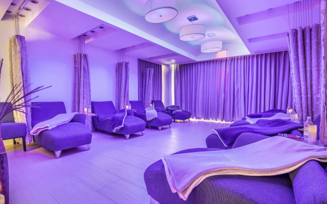Hilton Grand Vacations Club on the Las Vegas Strip - photo 5