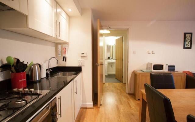 Torr Apartments - Highland Club