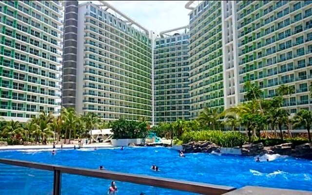 Azure Urban Beach Resort Manila by Radlett