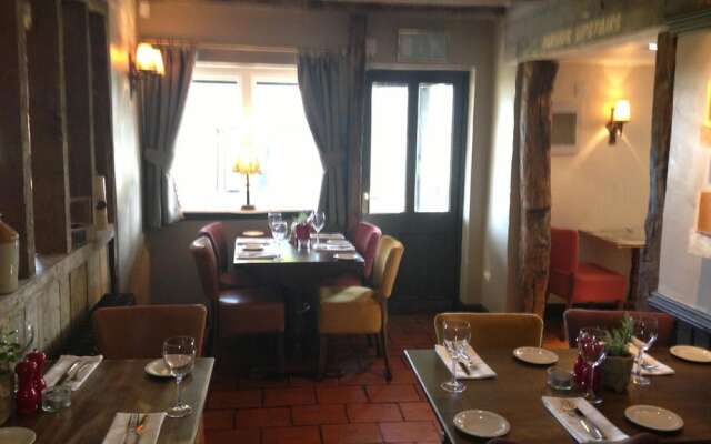 The Crown Pub, Dining & Rooms