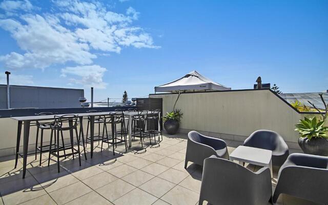 Spacious 3 bedroom apartment opposite surf club