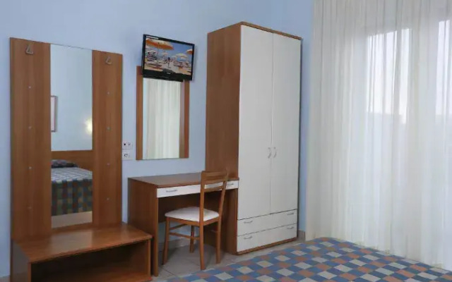 Iones Hotel
