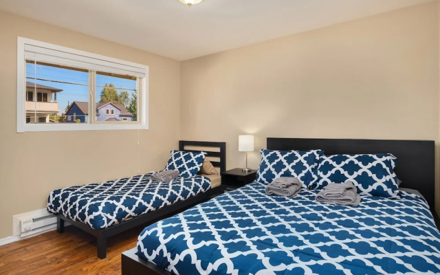 Seattle Vacation Home - Roy Street