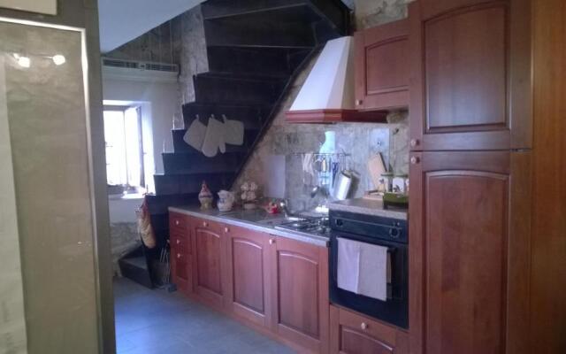 Stone House in Majella Park