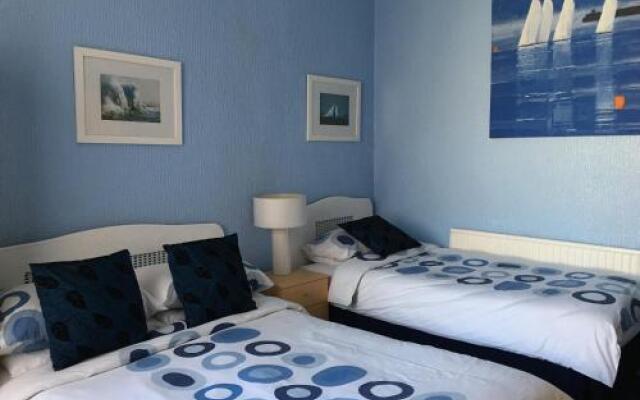 Chateau Dale Holiday Apartments