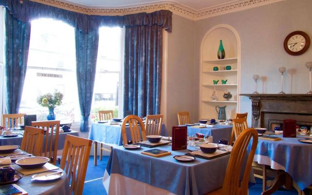 Crown Hotel Guesthouse