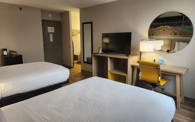 Days Hotel by Wyndham University Ave SE
