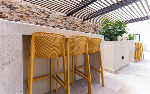 Luxurious Studio Rooftop Pool BBQ Gym