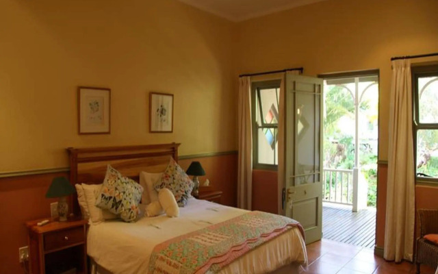 Housemartin Guest Lodge