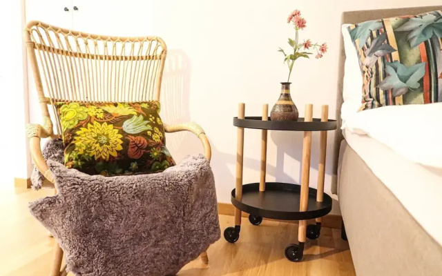 Luxury Business Studio Apartment Street View - Cityliving Umami