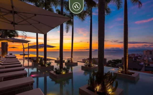 Luxury 1 BR Condo in Pier 57 - Infinity Pool