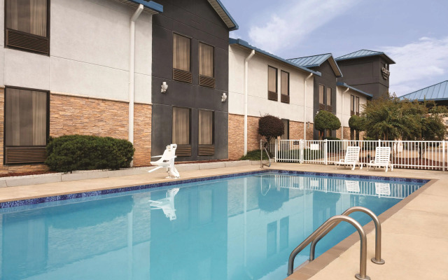 Country Inn & Suites by Radisson, Bryant (Little Rock), AR