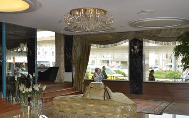 Tilmen Hotel