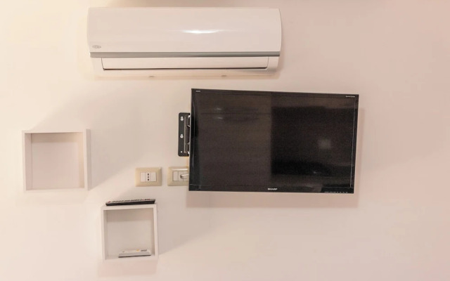 Residence con Piscina e Giardino