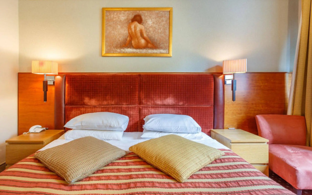 La Reserve Hotel