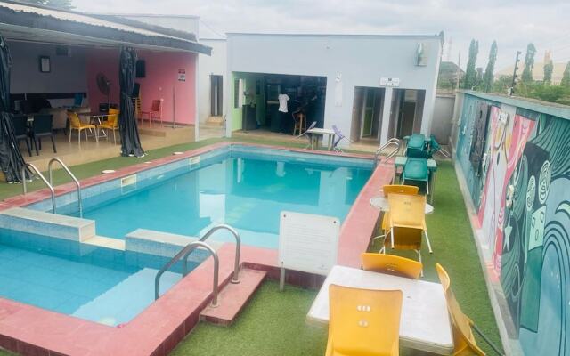 Eleventh House Hotel