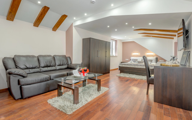 Palace Suites Heritage Hotel – Adults Only