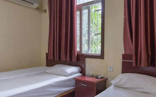 Nanjing Changyun Hotel (Yueyahu Liyuan Street)