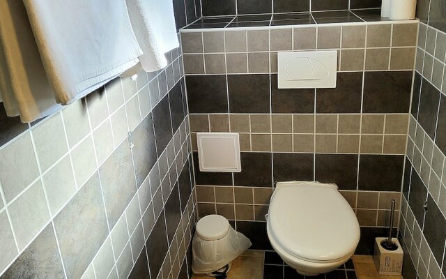 Charming Apartment 3 Sleeps 4 Guests