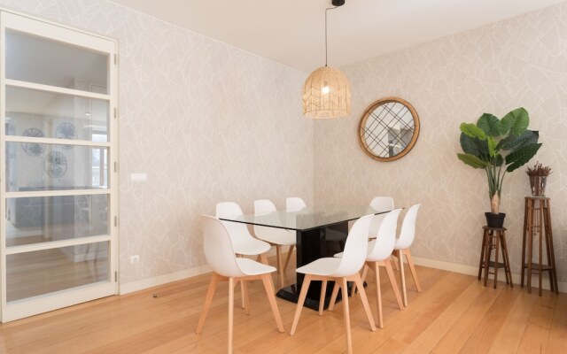 Chiado Modern Three-Bedroom Apartment - by LU Holidays