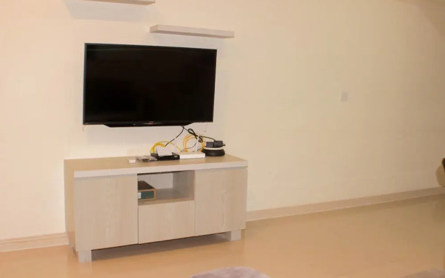 Homey Living 2Br At Meikarta Apartment