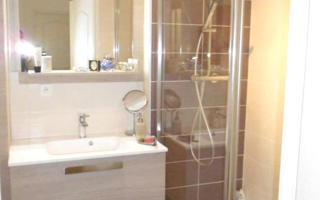House With one Bedroom in Treigny, With Enclosed Garden
