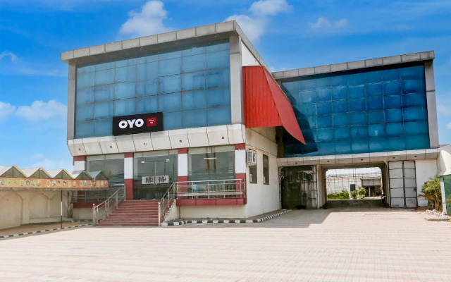 M2 Hotel & Restaurant
