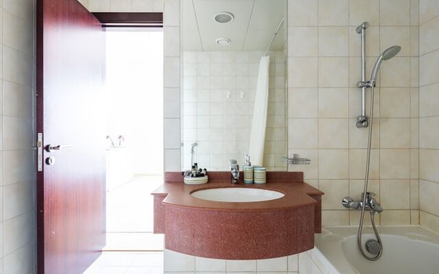 Premier 1BR Apartment in JLT - Sleeps 3!