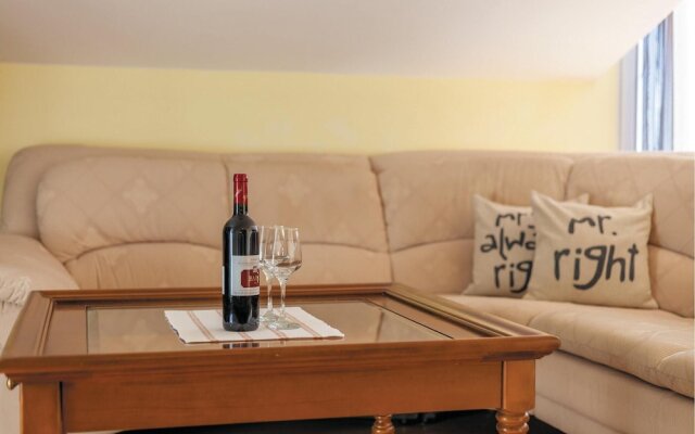 Beautiful Home in Kastel Kambelovac With Wifi and 3 Bedrooms