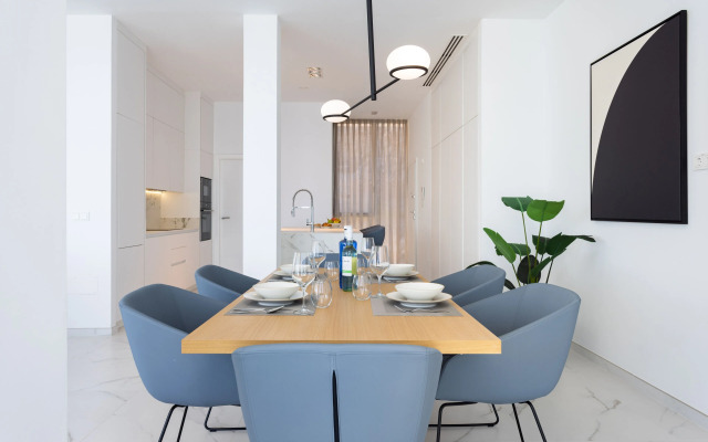 Crystal I Luxury Apartments