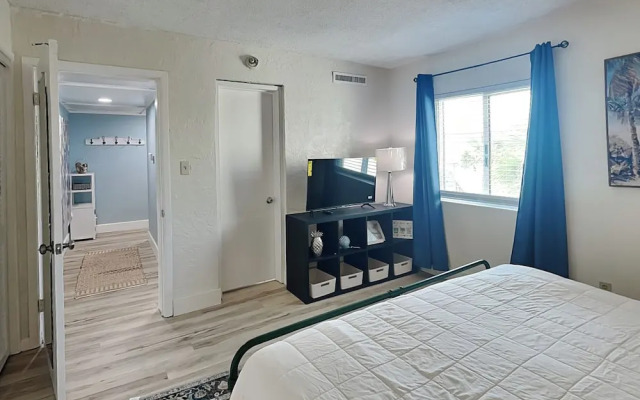 Sugar Beach #C27 - Going Panama