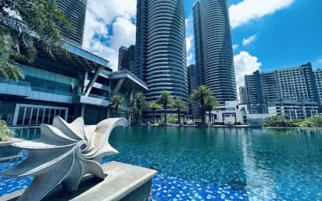 Beihai Yintan Yuehai Holiday Apartment