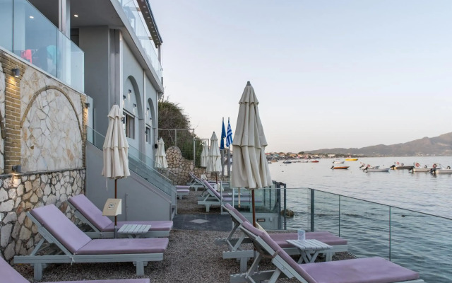 Denise Beach Hotel