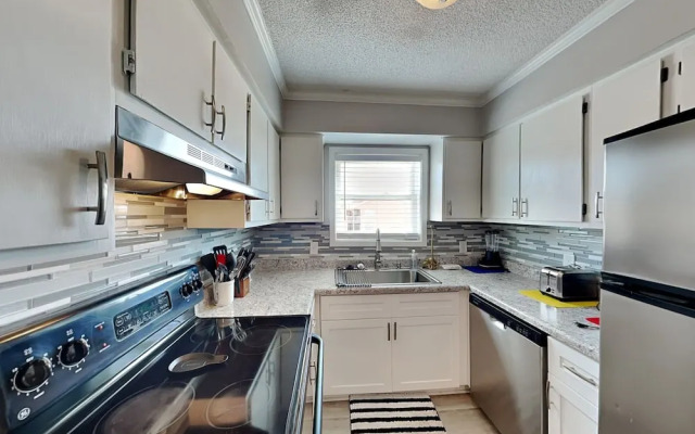 Tropical Winds by Carolina Retreats